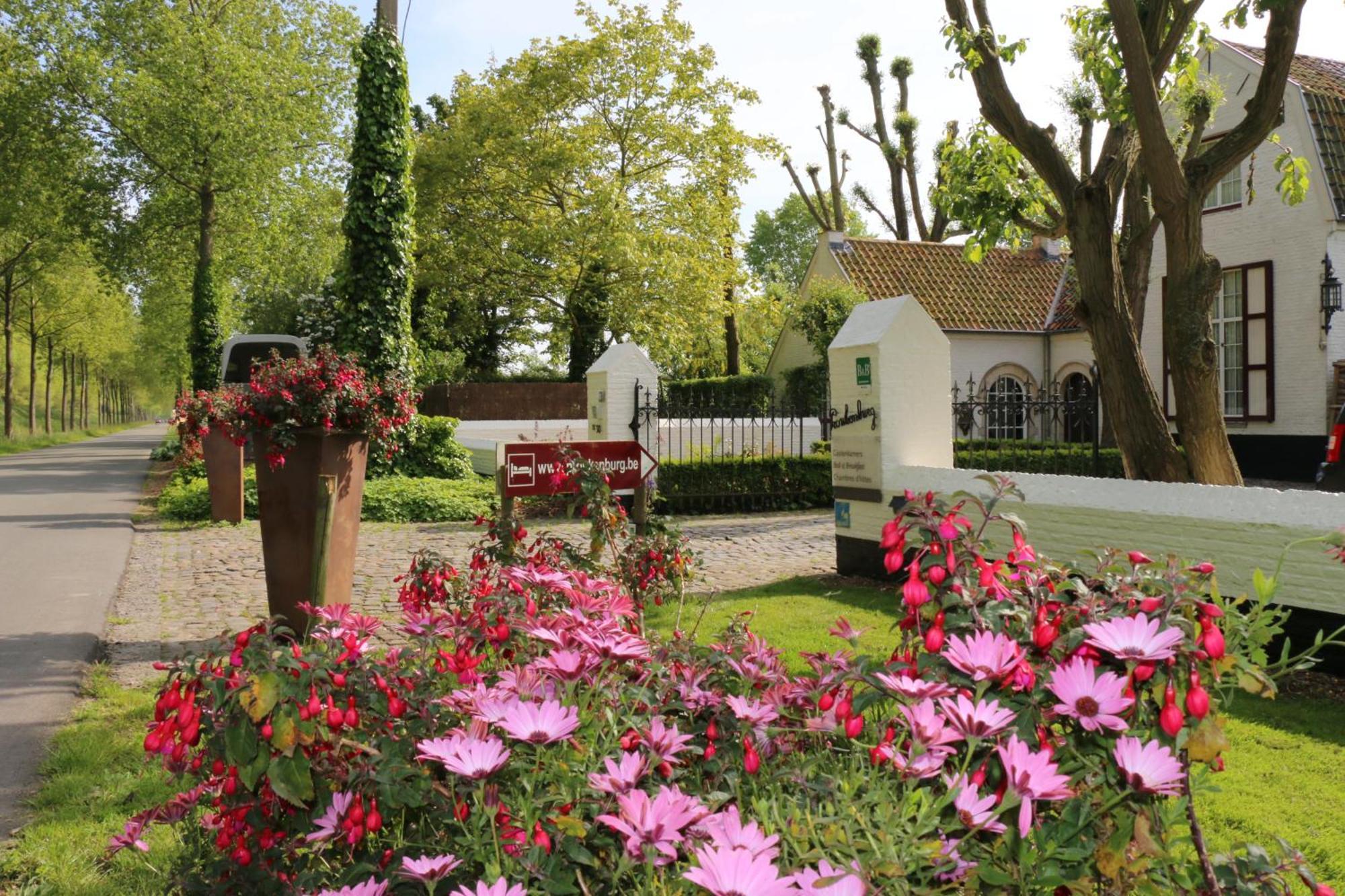 B&B Pronkenburg Brugge Bagian luar foto